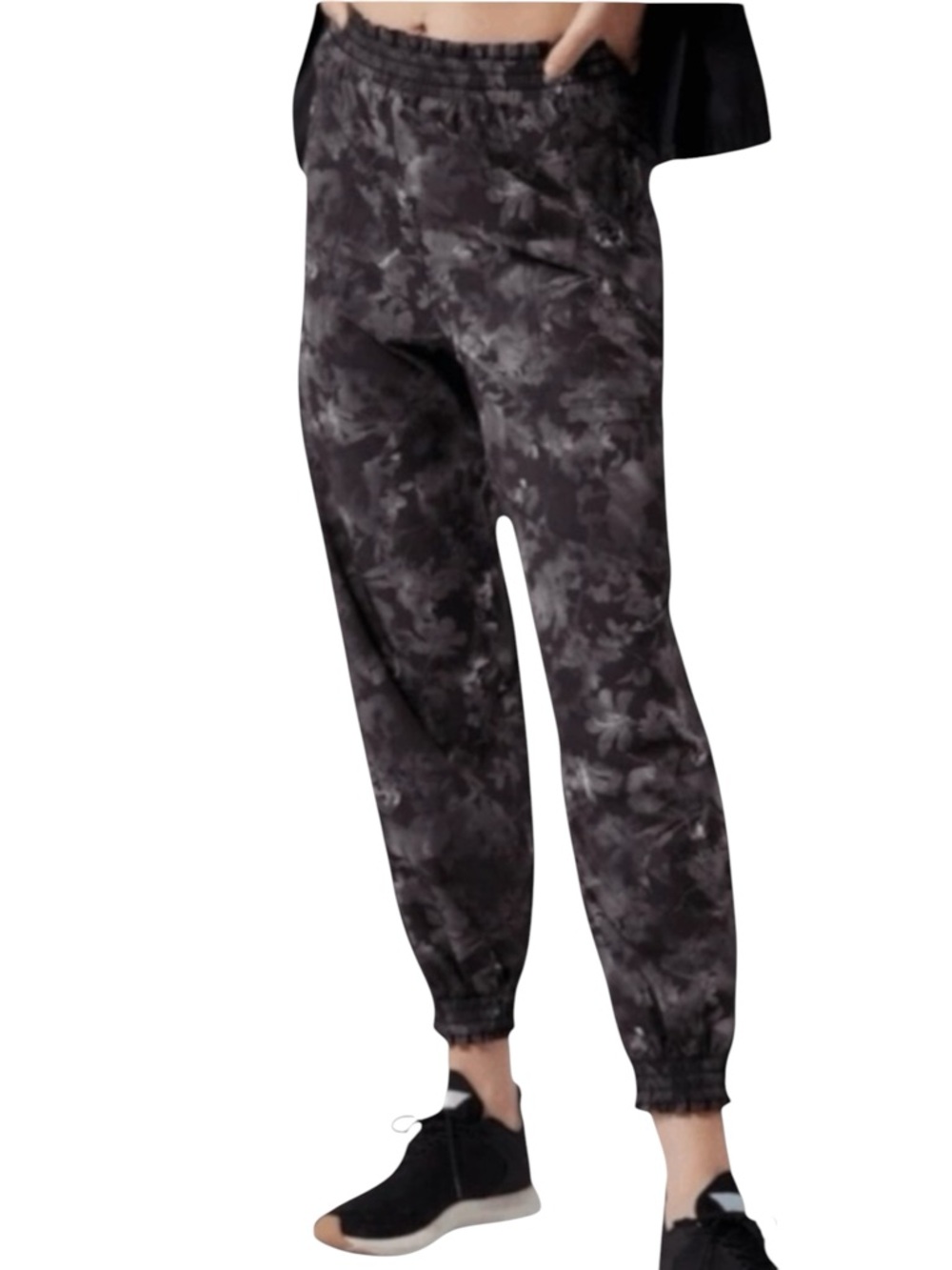 ATHLETA Savannah Floral Joggers in Black/Gray Size 6 -- A MUST IN YOUR CLOSET!!!